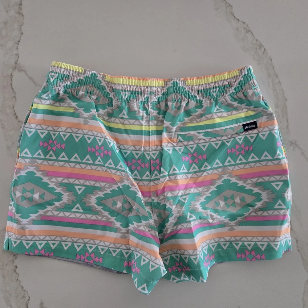 NWT Chubbies 4